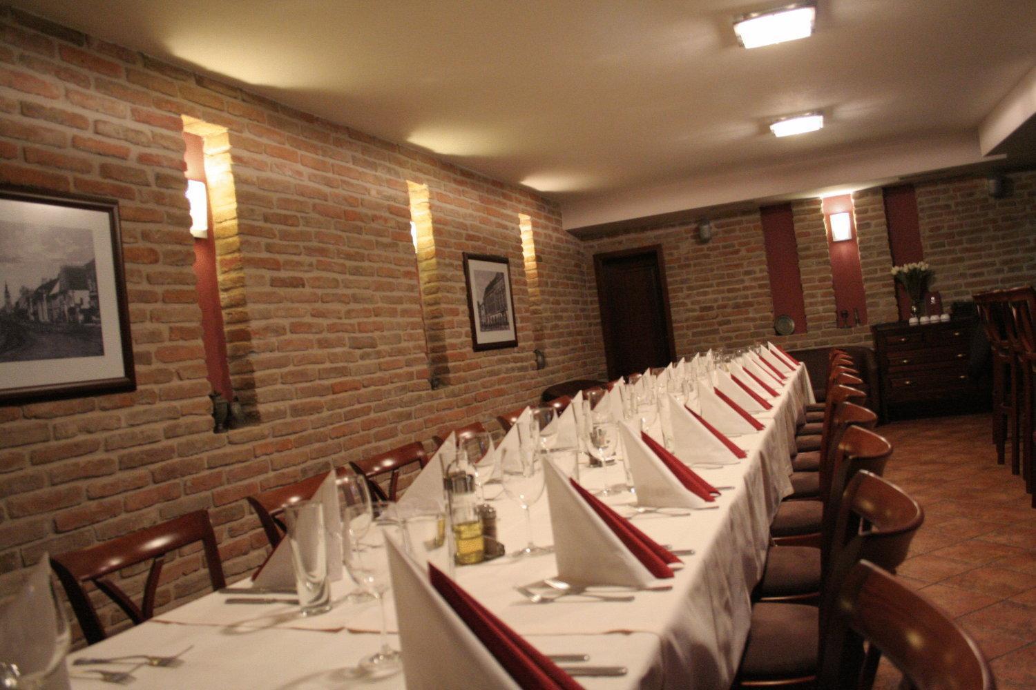 Pension & Restaurant Patriot Trnava Bed and Breakfast Buitenkant foto